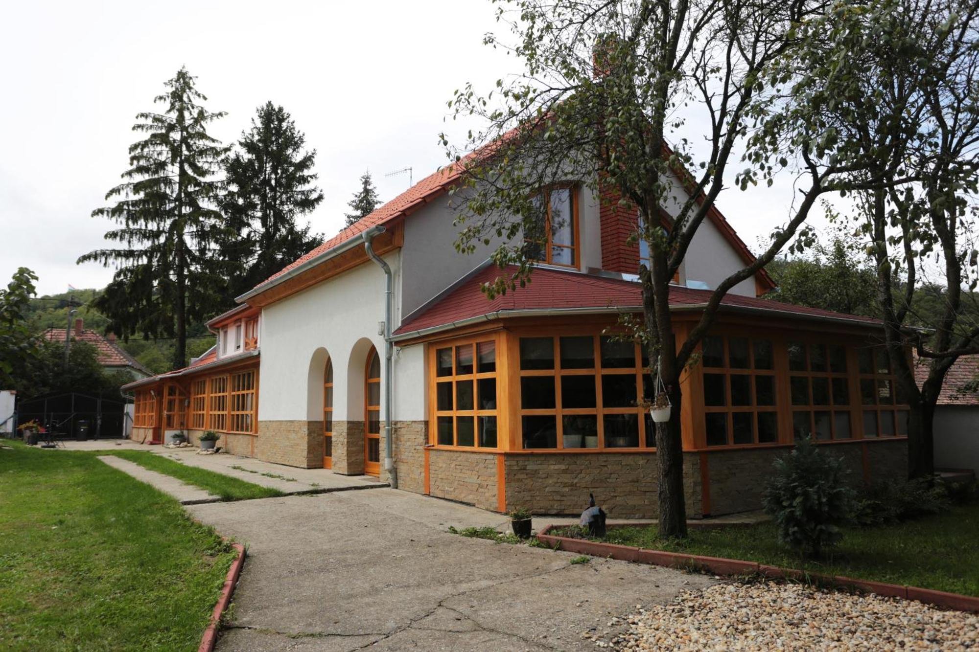 Hotel Fonfa Liget Sénye Exterior foto